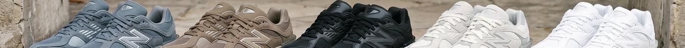 Cinq New Balance 9060 alignées sur une marche en pierre : Vintage Indigo, Mushroom, Triple Black, Grey Moonbeam et Triple White