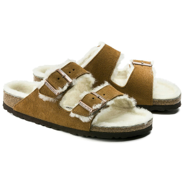 Birkenstock Arizona Shearling Suede Mink 1001128/1001135, paire en trois-quarts avant
