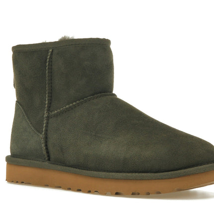 UGG Classic Mini II Boot Forest Night 1016222-FRSN, trois-quarts avant extérieur
