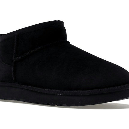UGG Classic Ultra Mini Boot Black 1116109-BLK, trois-quarts avant extérieur