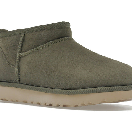 UGG Classic Ultra Mini Boot Burnt Olive 1116109-BTOL, trois-quarts avant extérieur