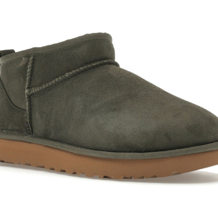 UGG Classic Ultra Mini Boot Forest Night 1116109-FRSN, trois-quarts avant extérieur