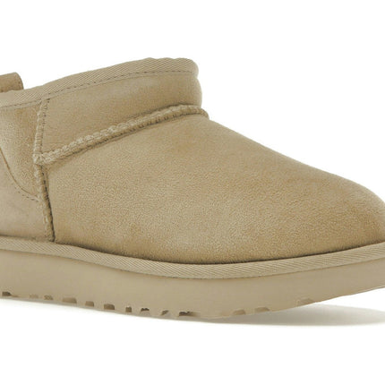 UGG Classic Ultra Mini Boot Mustard Seed 1116109-MDSD, trois-quarts avant extérieur