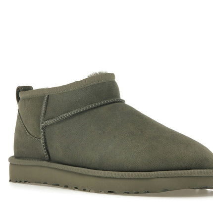 UGG Classic Ultra Mini Boot Moss Green 1116109-MSG, trois-quarts avant extérieur