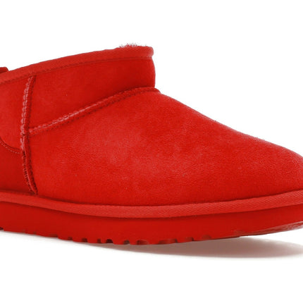 UGG Classic Ultra Mini Boot Samba Red 1116109-SRTL, trois-quarts avant extérieur