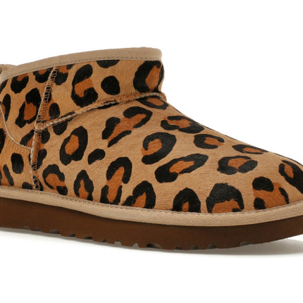 UGG Classic Ultra Mini Boot Spotty 1134523-NAT, trois-quarts avant extérieur