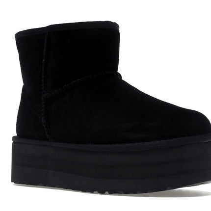 UGG Classic Mini Platform Boot Black 1134991-BLK, trois-quarts avant extérieur
