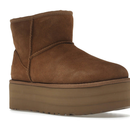 UGG Classic Mini Platform Boot Chestnut 1134991-CHE, trois-quarts avant extérieur