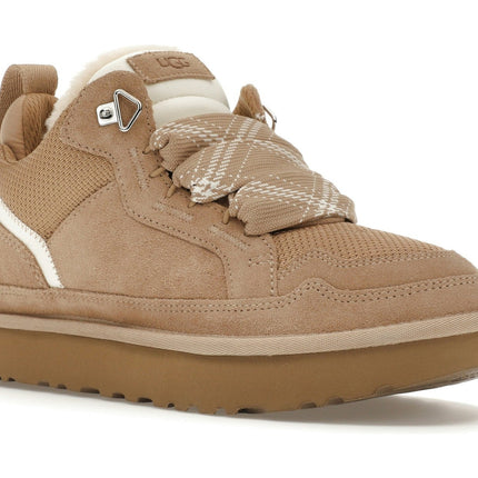 UGG Lowmel Sand 1144032-SAN, trois-quarts avant extérieur