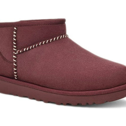 UGG Classic Ultra Mini Boot Madhappy Wild Grape 1146332-WGRP, trois-quarts avant