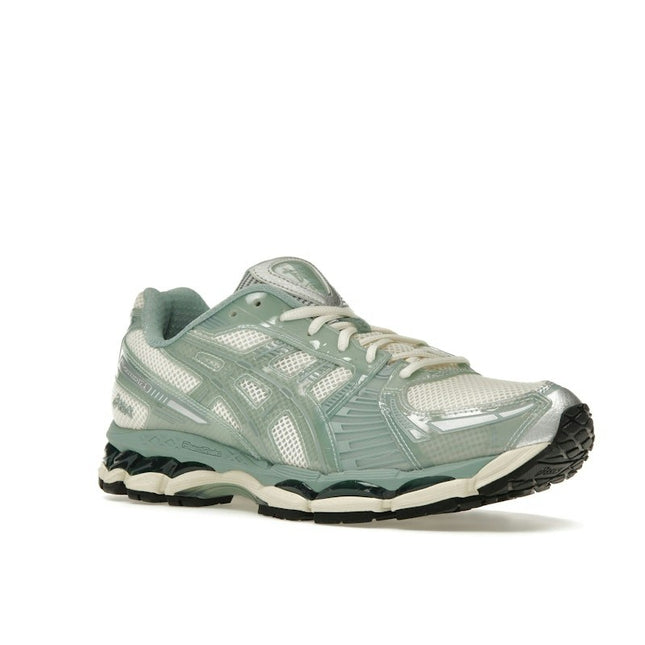 Asics Gel-Kayano 12.1 Kith Cream Sage 1203A675-100, trois-quarts avant extérieur