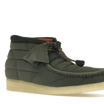 Clarks Originals Wallabee Boot Khaki Quilted 26168800, trois-quarts avant extérieur