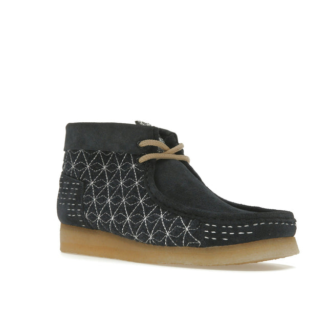 Clarks Originals Wallabee Boot Navy Shashiko 26169152, trois-quarts avant extérieur