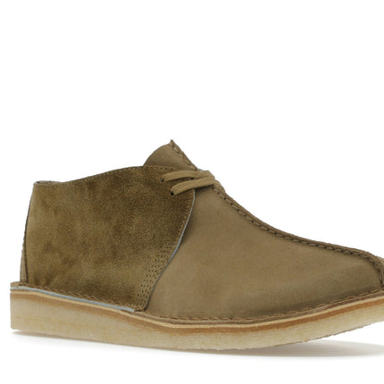 Clarks Desert Trek Dark Olive Combination 26176531, trois-quarts avant extérieur