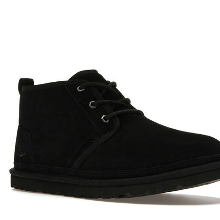 UGG Neumel Boot Black 3236-BLK, trois-quarts avant extérieur