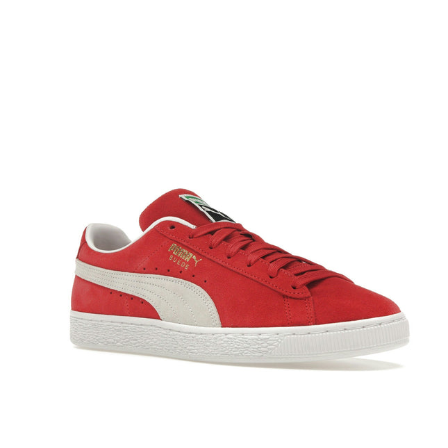 Puma Suede Classic XXI Red 374915-02, trois-quarts avant extérieur