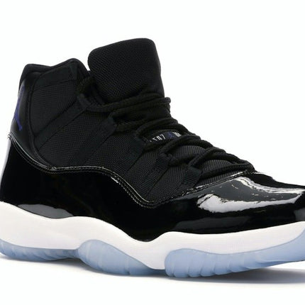 Air Jordan 11 Retro Space Jam (2016) 378037-003, trois-quarts avant extérieur