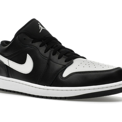 Air Jordan 1 Low Black Summit White 553558-043, trois-quarts avant extérieur