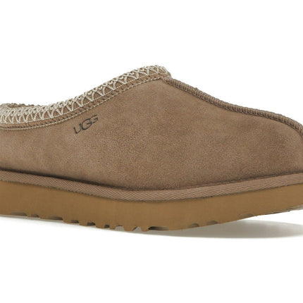 UGG Tasman Slipper Caribou 5955-CRBO, trois-quarts avant extérieur
