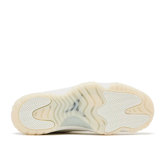 Air Jordan 11 Retro Pearl