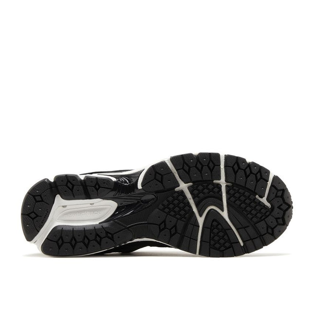 New Balance 2002R Black Gunmetal