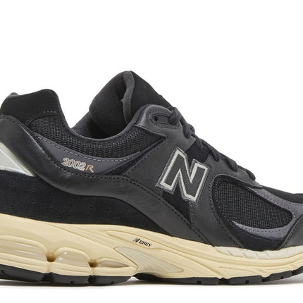 New Balance 2002R Black Vintage