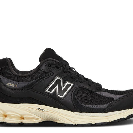 New Balance 2002R Black Vintage