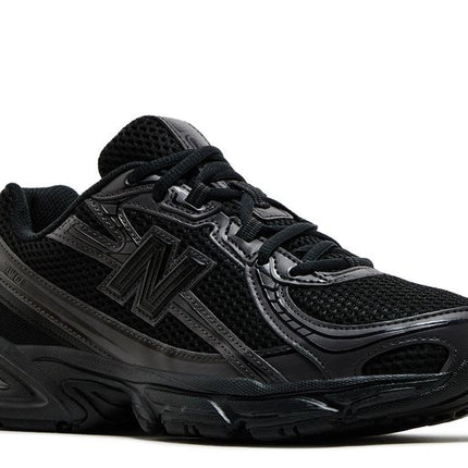 New Balance 740 Triple Black