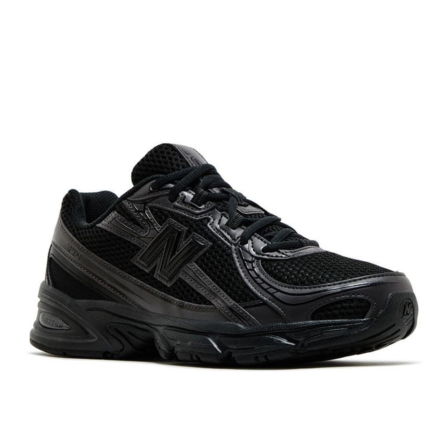 New Balance 740 Triple Black