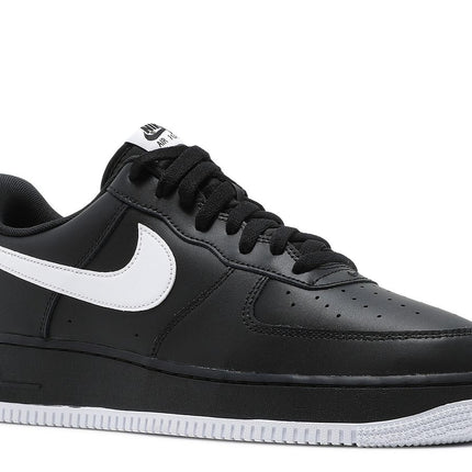 Nike Air Force 1 '07 Bajo Blanco Negro Contorno Swoosh