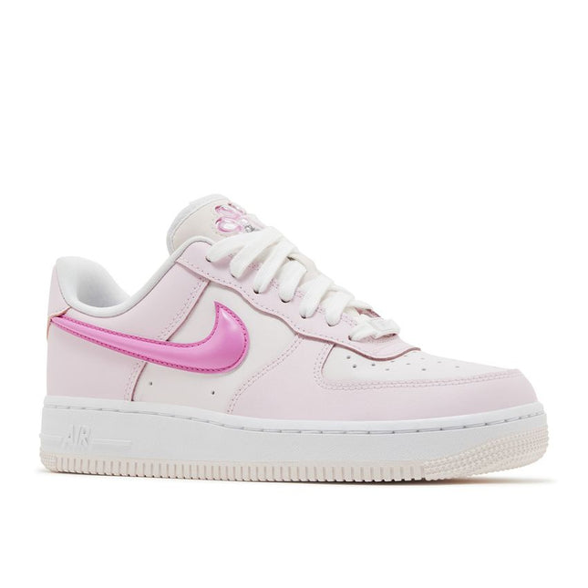 Nike Air Force 1 '07 LX Estampado de pata rosa perla