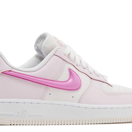 Nike Air Force 1 '07 LX Estampado de pata rosa perla