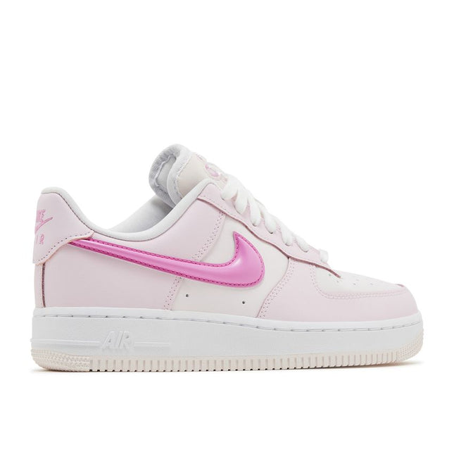 Nike Air Force 1 '07 LX Estampado de pata rosa perla