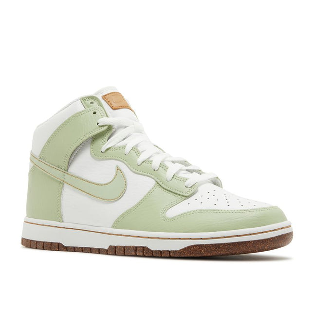 Nike Dunk High SE inspeccionada por Swoosh Honeydew