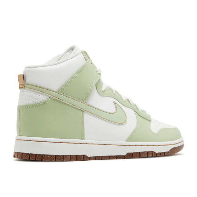 Nike Dunk High SE inspeccionada por Swoosh Honeydew