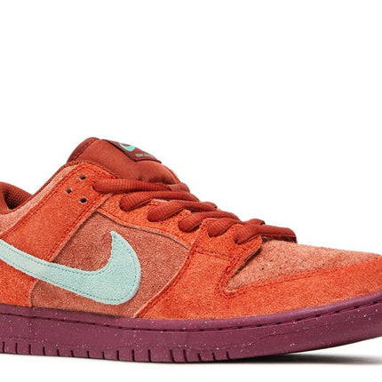 Nike SB Dunk Low Palo de rosa rojo místico