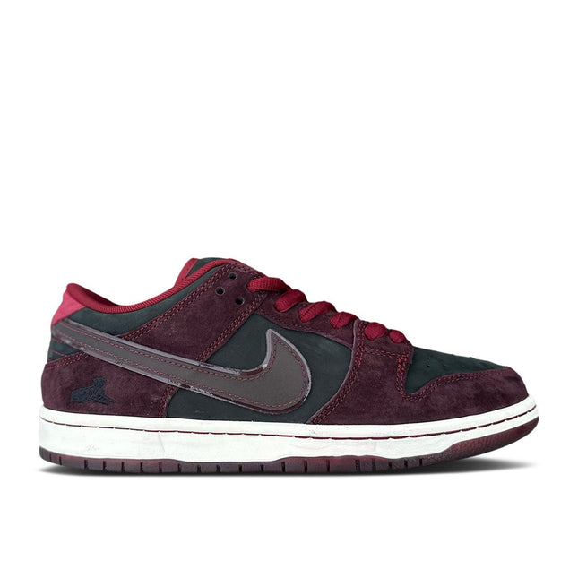 Nike SB Dunk Low Riot Skateshop