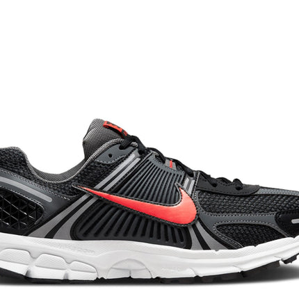 Nike Zoom Vomero 5 Negro Picante Rojo