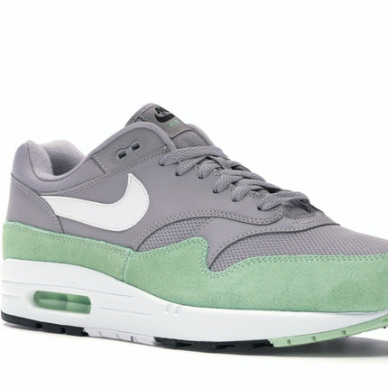 Nike Air Max 1 Atmosphere Grey Fresh Mint AH8145-015, trois-quarts avant extérieur