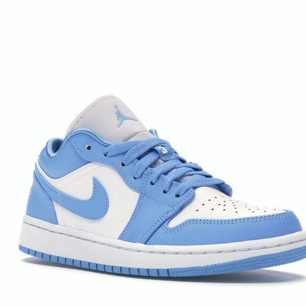 Air Jordan 1 Low UNC AO9944-441, trois-quarts avant extérieur