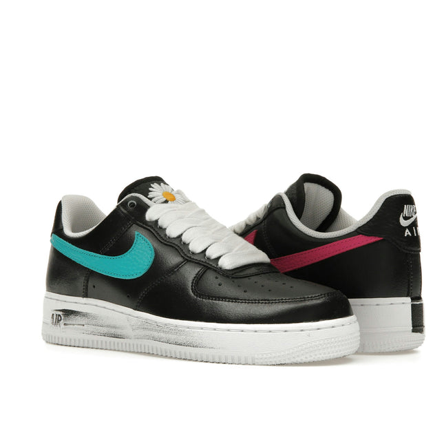 Nike Air Force 1 Low G-Dragon Peaceminusone Para-Noise 3.0 AQ3692-004, trois-quarts de la paire asymétrique