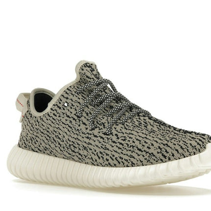 Adidas Yeezy Boost 350 Turtledove AQ4832, trois-quarts avant extérieur