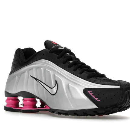 Nike Shox R4 Black Metallic Silver Pinksicle AR3565-012, trois-quarts avant extérieur