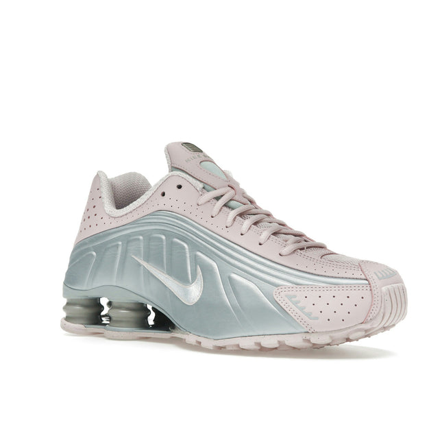 Nike Shox R4 Barely Rose Metallic Platinum AR3565-600, trois-quarts avant extérieur