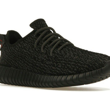 Adidas Yeezy Boost 350 Pirate Black BB5350, trois-quarts avant extérieur