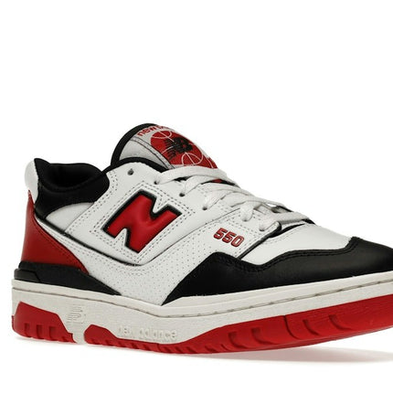 New Balance 550 White Red Black BB550HR1, trois-quarts avant extérieur
