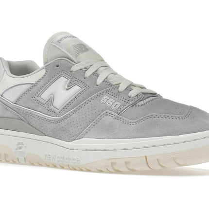 New Balance 550 Grey Suede BB550SLB, trois-quarts avant extérieur