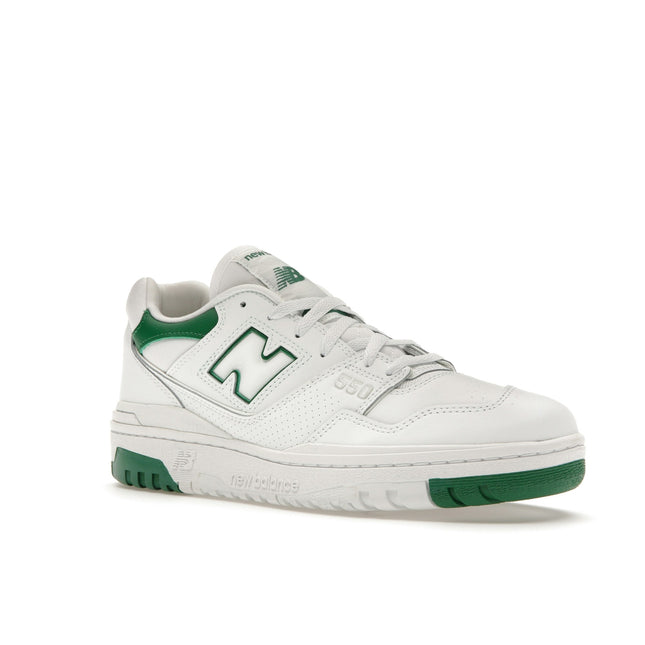 New Balance 550 White Classic Green BB550SWB, trois-quarts avant extérieur