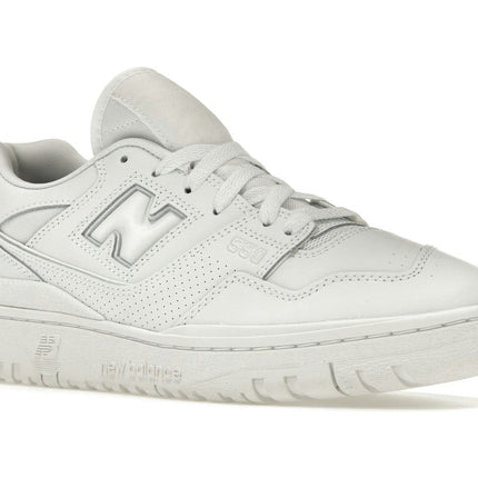 New Balance 550 Triple White BB550WWW, trois-quarts avant extérieur