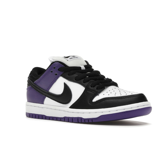Nike SB Dunk Low Court Purple BQ6817-500, trois-quarts avant extérieur